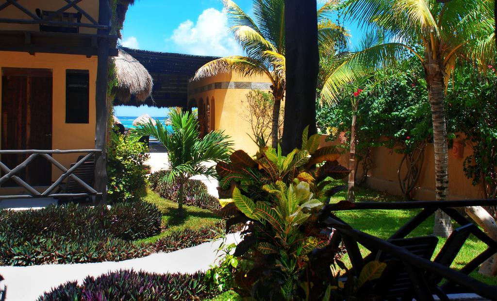 Hotel Luna De Plata Mahahual Exteriör bild