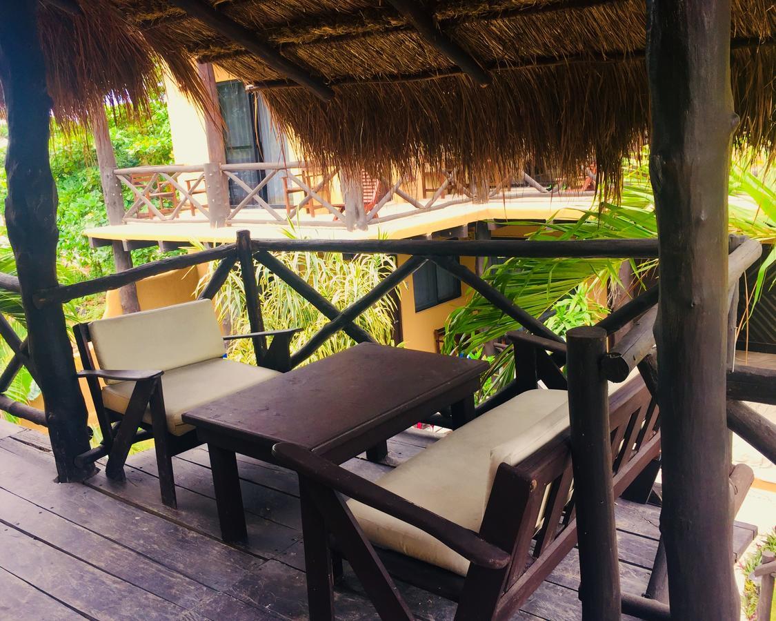 Hotel Luna De Plata Mahahual Exteriör bild