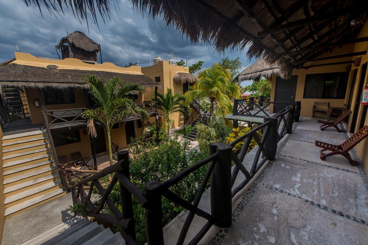 Hotel Luna De Plata Mahahual Exteriör bild