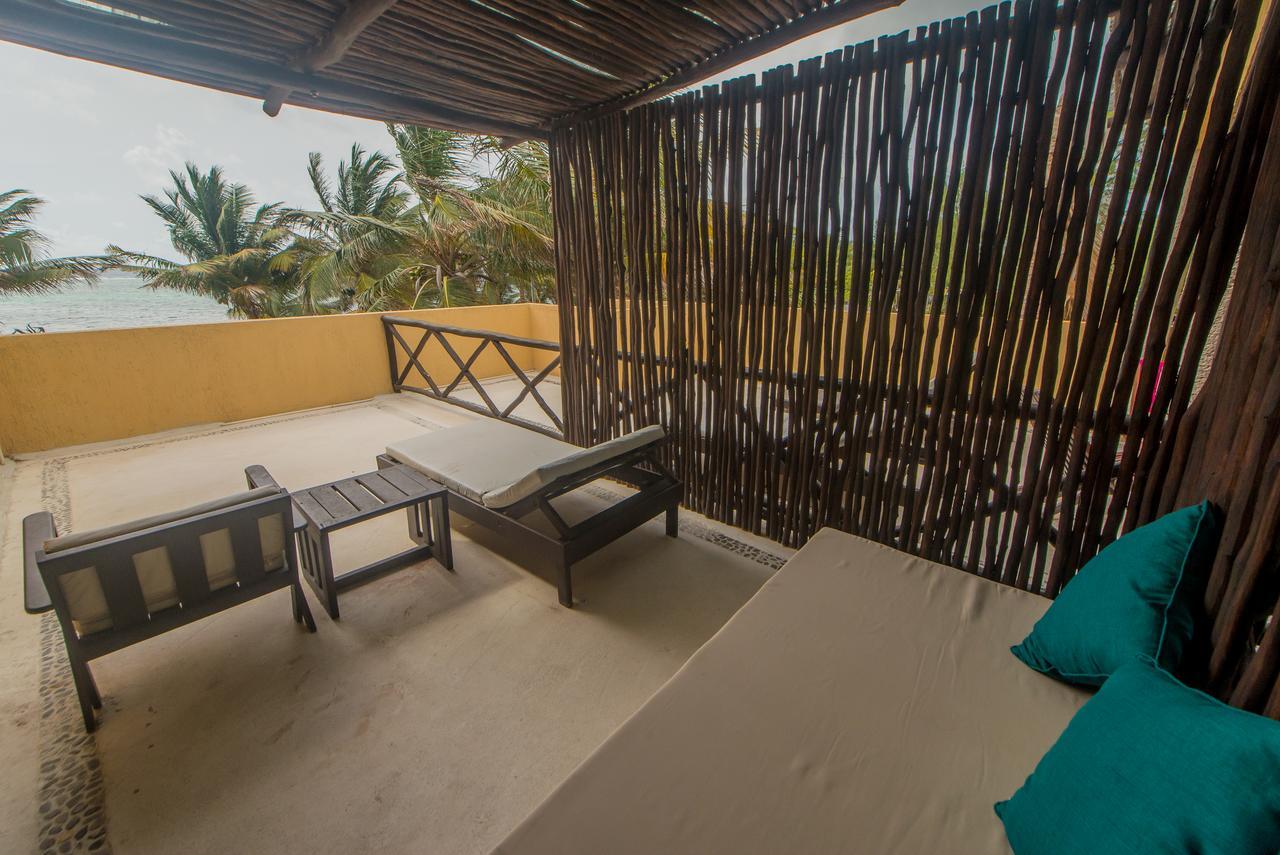 Hotel Luna De Plata Mahahual Exteriör bild