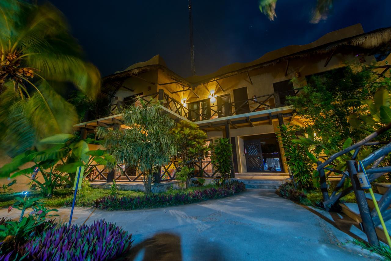 Hotel Luna De Plata Mahahual Exteriör bild