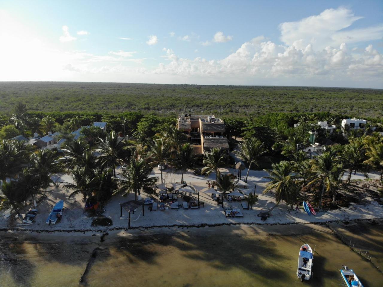 Hotel Luna De Plata Mahahual Exteriör bild